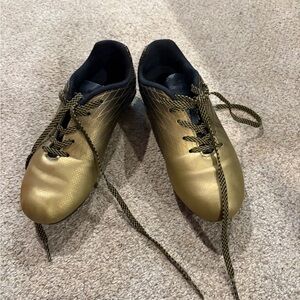 DSG Soccer Futbol Cleats Size 1 Youth Black Gold Unisex Low Top Lace Up